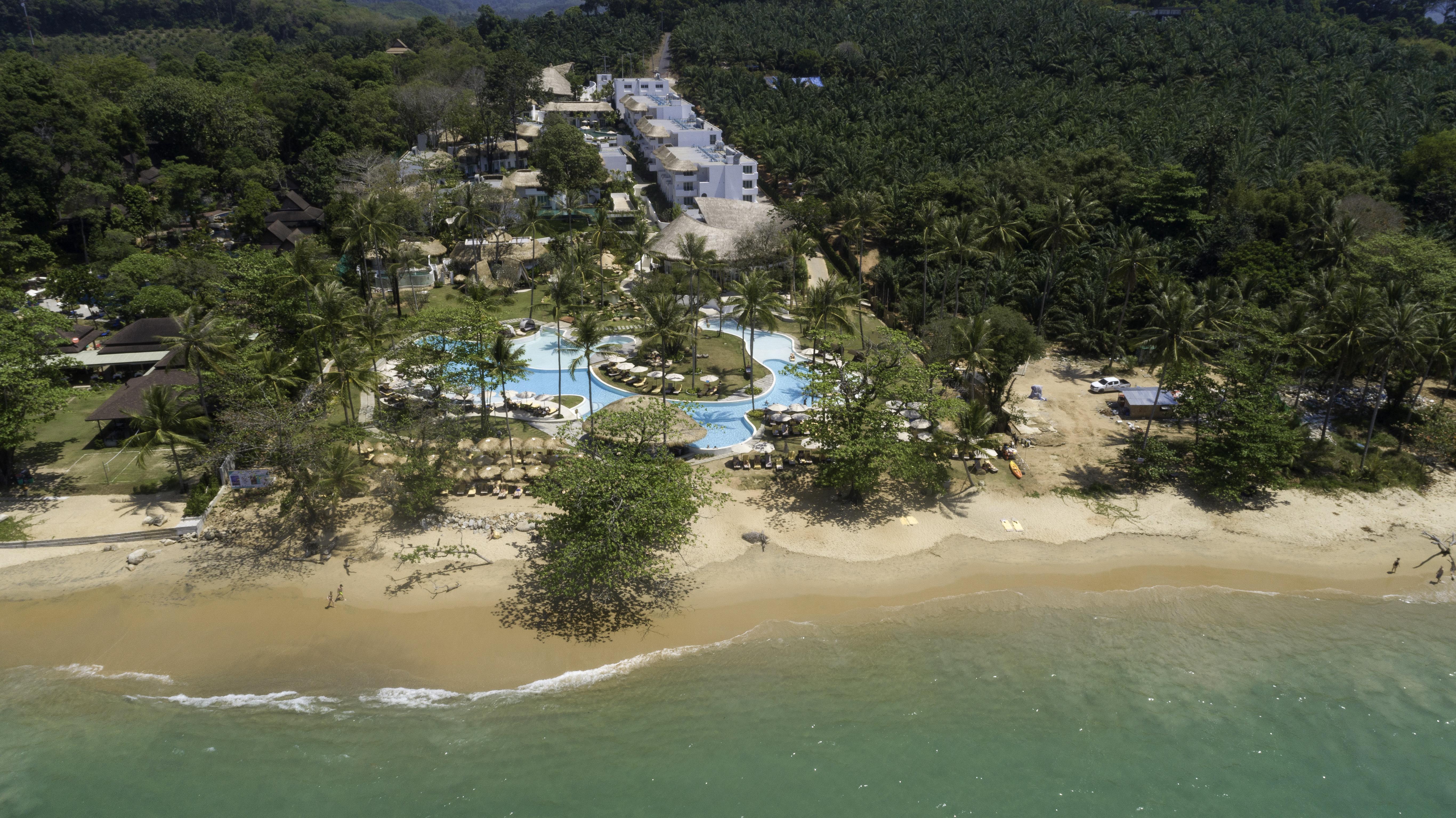 Eden Beach Khaolak Resort And Spa A Lopesan Collection Hotel - Sha Extra Plus Khao Lak Exterior photo Aerial view of the resort